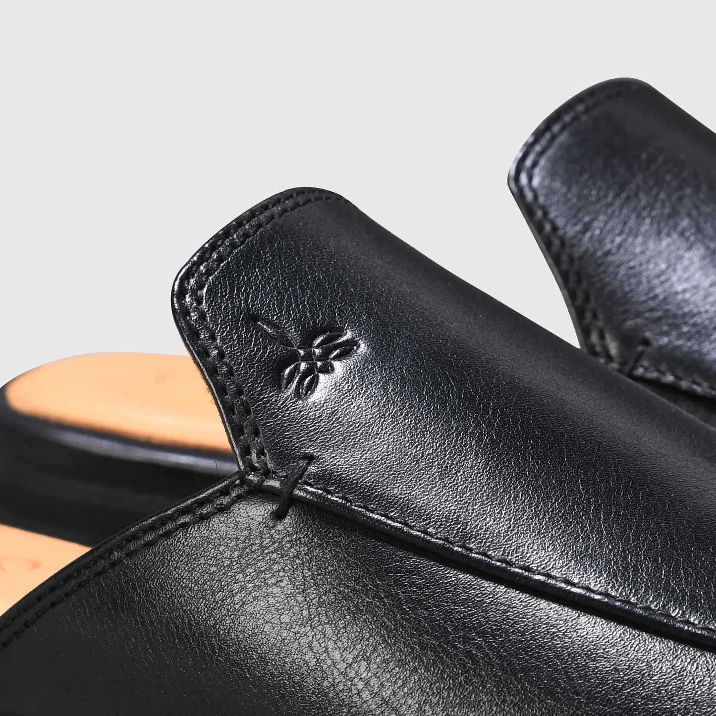 Chappal in Black